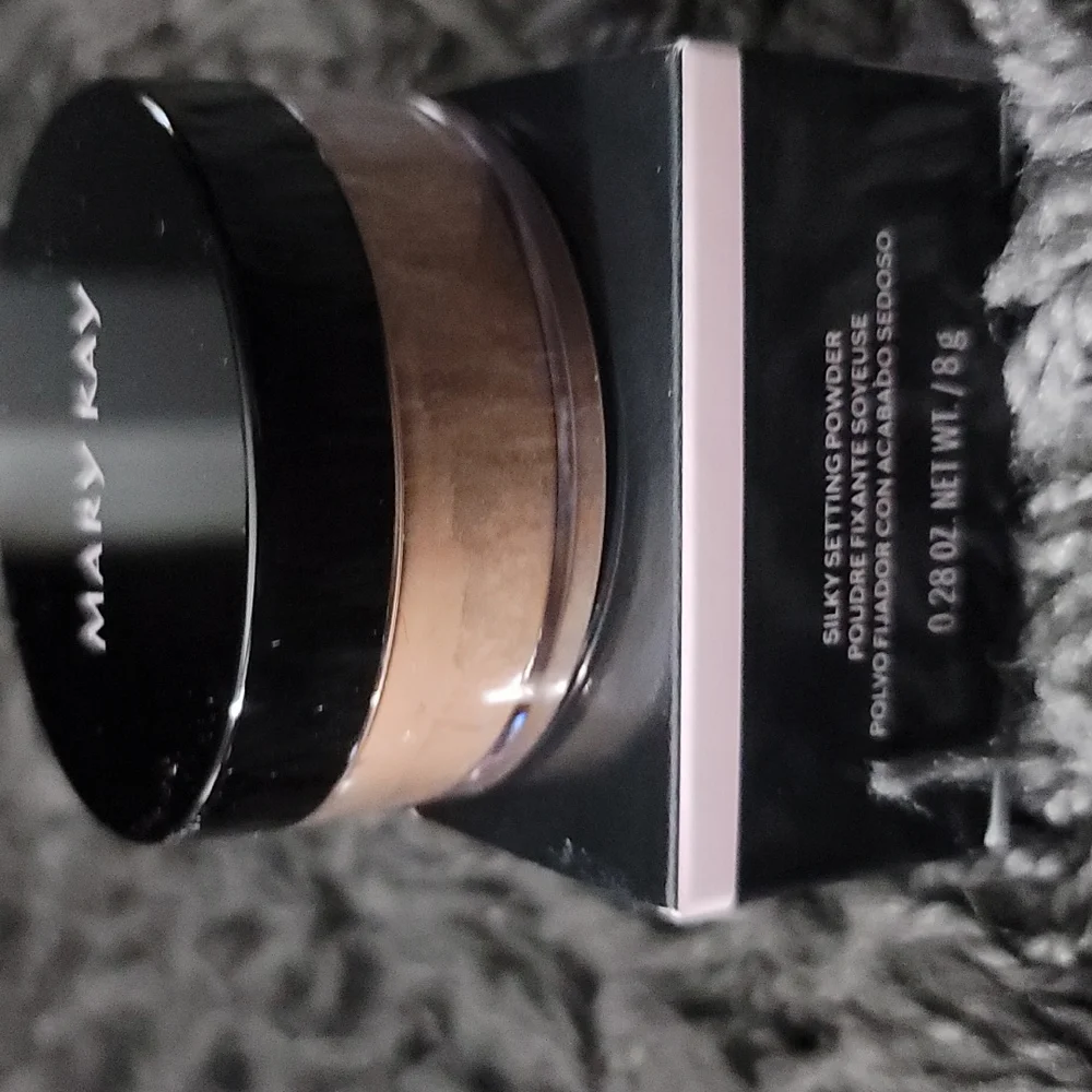 🤎NIB Mary Kay Silky Setting Powder: Light Bronze🤎